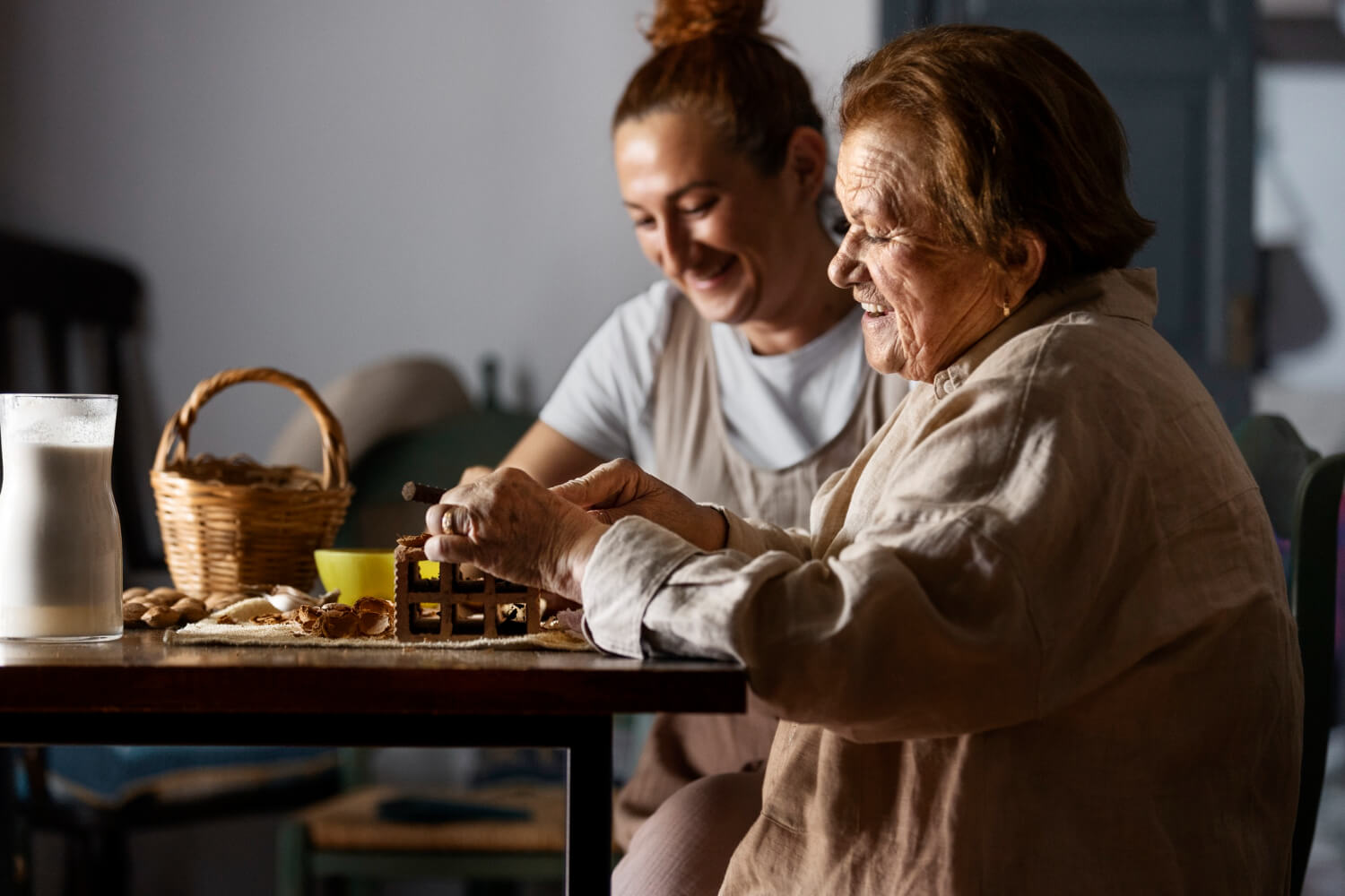 Lm à Dom - Les femmes qui travaillent ensemble à la campagne par freepik